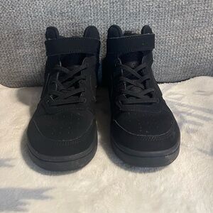 Nike court borough mid top kids shoes